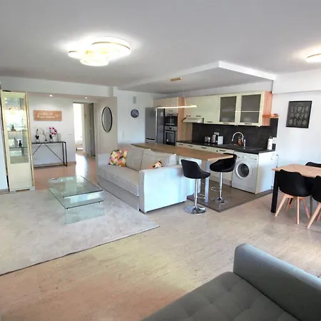 Cannes Palm Beach - Fully Fitted Apartment - 2 Bedrooms